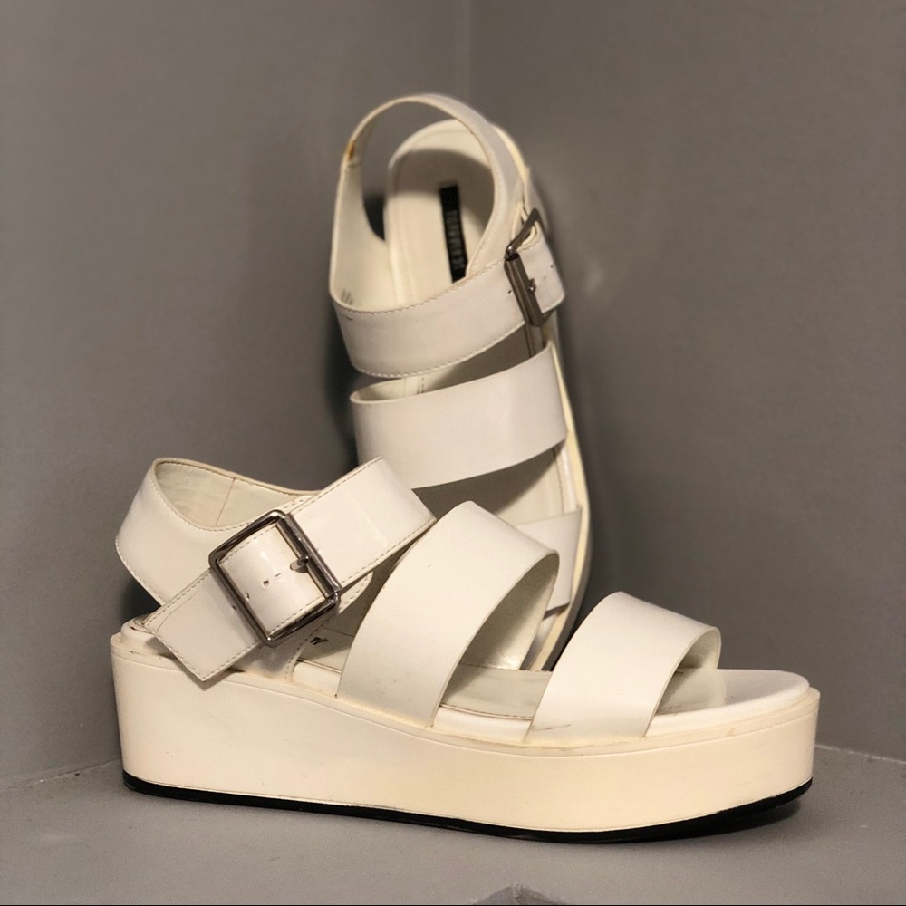 Flatforms